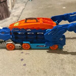 Hot Wheels Dino Transporter. Like new.